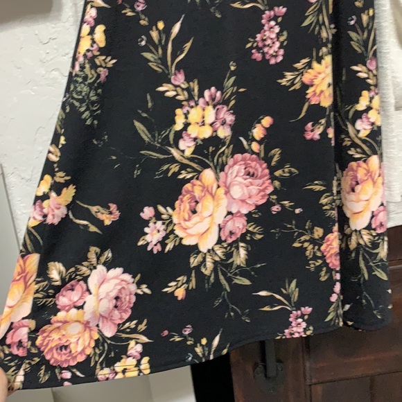 XS girls floral dress - Picture 2 of 5